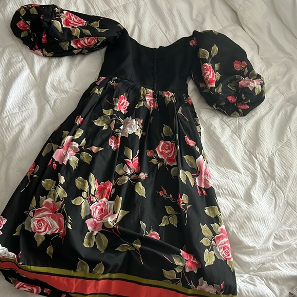 Dresses & Skirts - Victor Costa rose dress